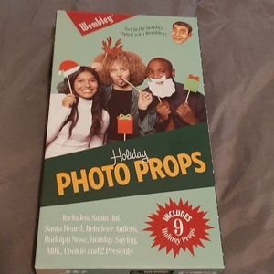 Wembley Holiday Photo Props